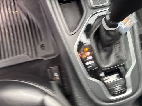 Used 2019 Jeep Cherokee Latitude Plus FWD image 20