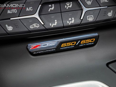 Used 2015 Chevrolet Corvette Z06 w/ 3LZ Preferred Equipment Group RWD image 73