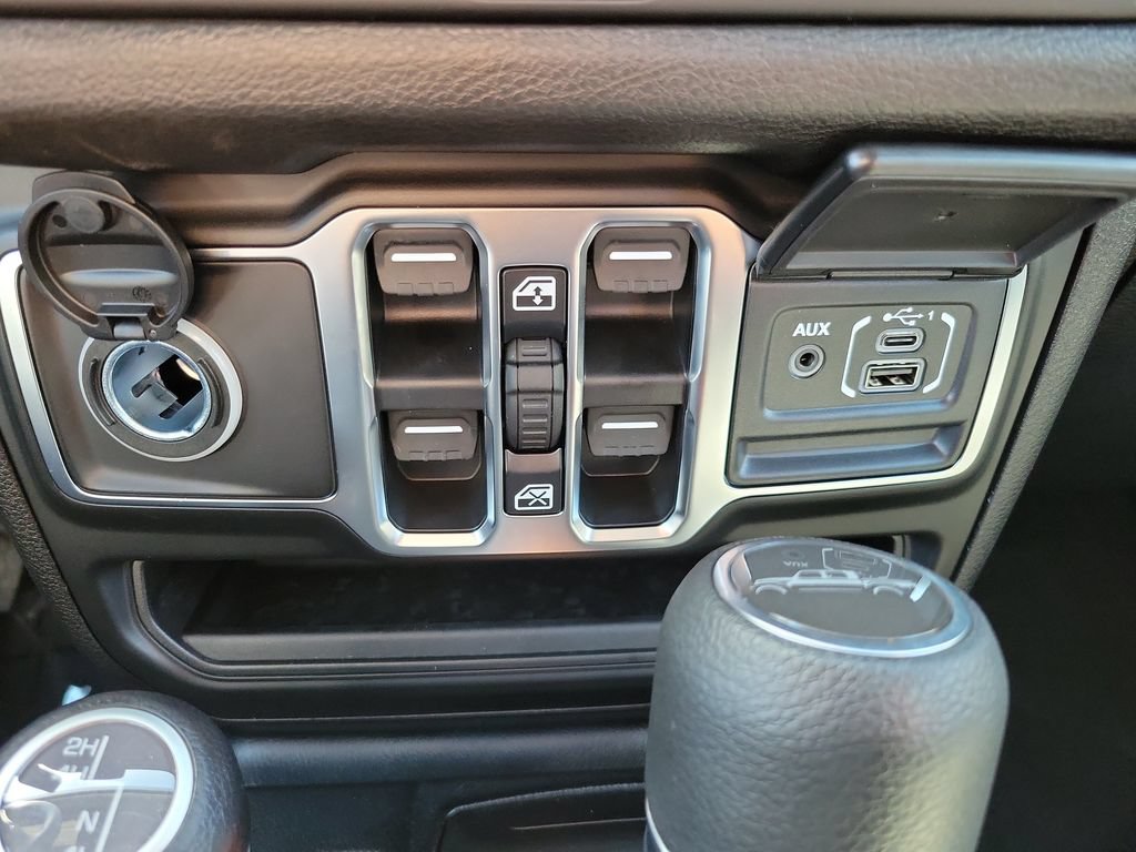 New 2026 Jeep Gladiator Sport AWD/4WD image 23