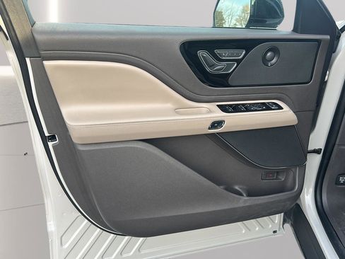 Used 2020 Lincoln Aviator Reserve w/ Equipment Group 201A image 9