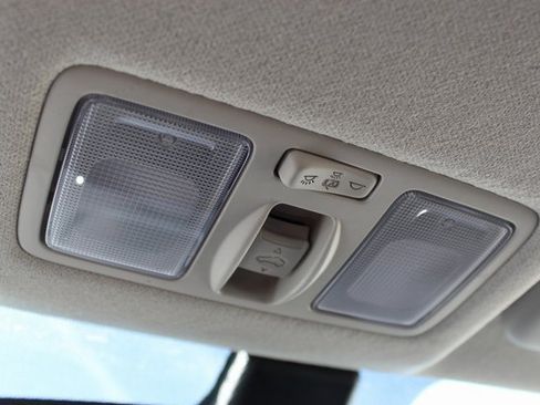 New 2025 Hyundai Venue SEL image 30