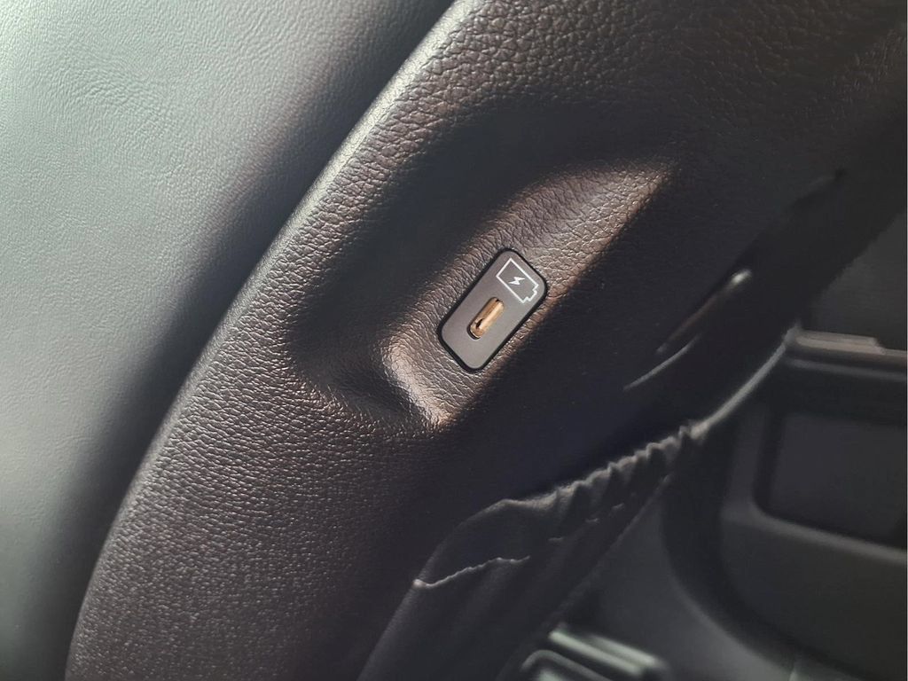 Used 2025 Kia Telluride S AWD/4WD image 22