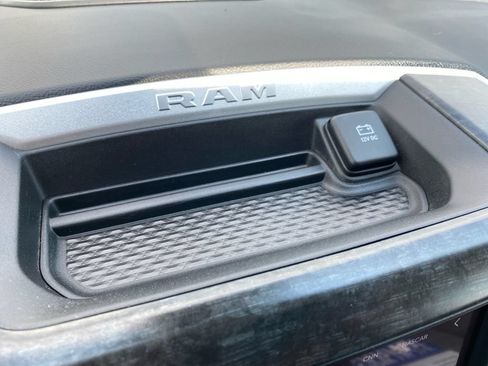 Used 2020 RAM 1500 Big Horn AWD/4WD image 44