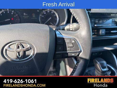 Used 2021 Toyota Highlander XLE image 22