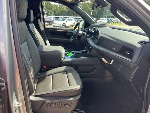 New 2026 Chevrolet Suburban High Country image 38