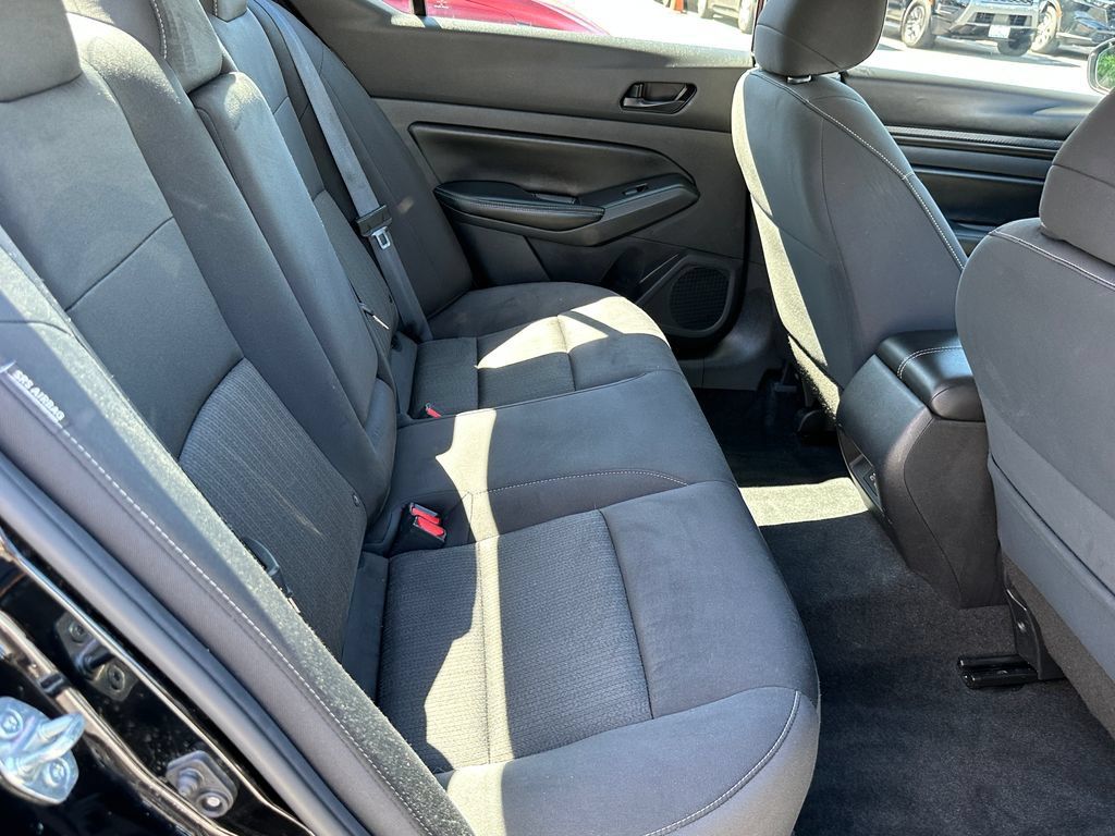 Used 2024 Nissan Altima 2.5 SV FWD image 19
