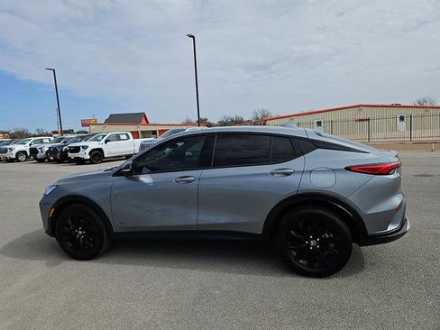 Used 2025 Buick Envista Sport Touring w/ Convenience I Package image 2