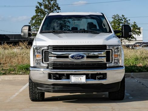 Used 2018 Ford F250 XLT AWD/4WD image 5