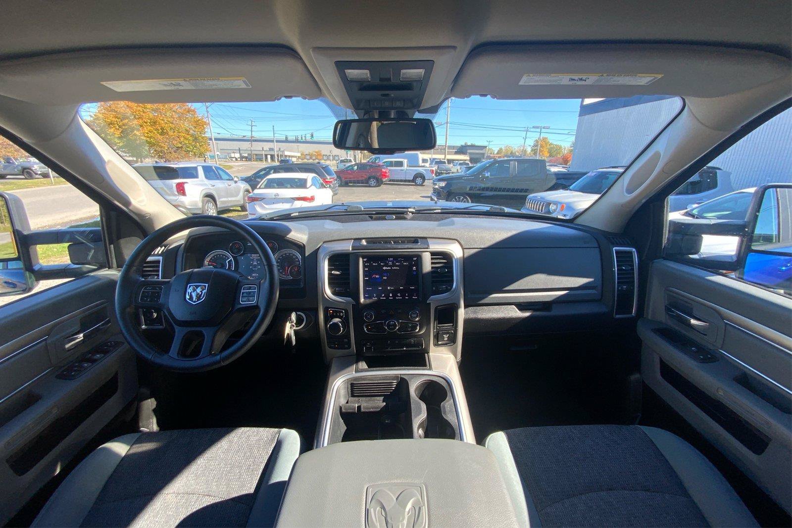 Used 2019 RAM 1500 Warlock AWD/4WD image 32