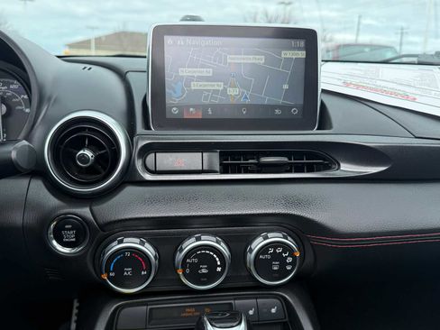 Used 2018 FIAT 124 Spider Abarth w/ Visibility Group image 21