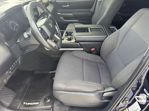 Used 2022 Toyota Tundra SR5 w/ Convenience Package RWD image 4