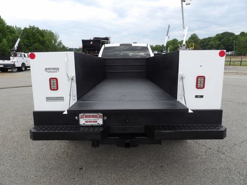 Used 2021 RAM 5500 Tradesman w/ Chrome Appearance Group AWD/4WD image 53