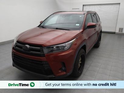 Used 2019 Toyota Highlander SE