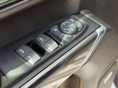 Used 2022 GMC Sierra 1500 AT4 w/ AT4 Premium Package image 19