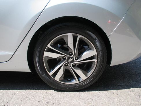 Used 2014 Hyundai Elantra Limited FWD image 21