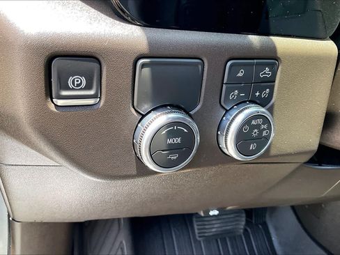 Used 2026 GMC Sierra 1500 SLT RWD image 14