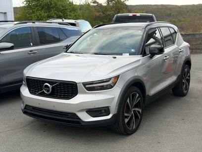 Used 2019 Volvo XC40 T5 R-Design