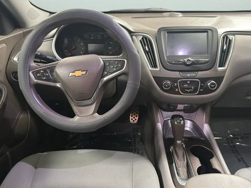 Used 2017 Chevrolet Malibu LS FWD image 10