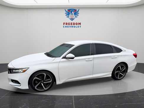 Used 2020 Honda Accord Sport image 2