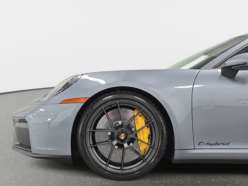 Certified 2026 Porsche 911 Targa 4 GTS AWD/4WD image 10