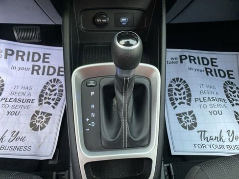 Used 2020 Hyundai Venue SE image 14