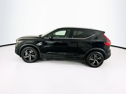Used 2025 Volvo XC40 B5 Core image 4