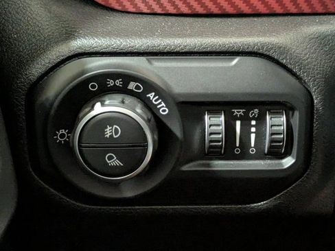 Used 2021 Jeep Gladiator Sport AWD/4WD image 25