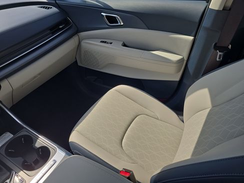 New 2026 Kia Carnival EX FWD image 16