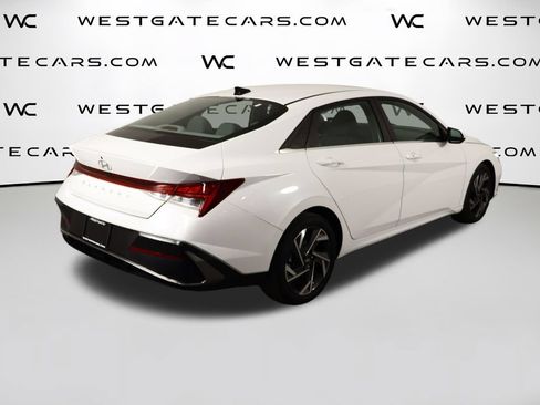 Used 2025 Hyundai Elantra SEL FWD image 47
