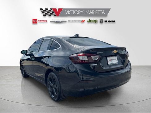 Used 2017 Chevrolet Cruze Premier image 3