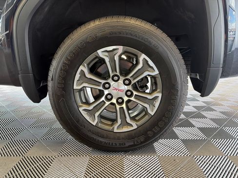 Used 2025 GMC Sierra 1500 SLT AWD/4WD image 10