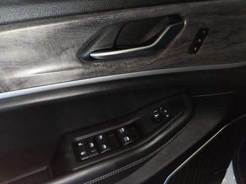 Used 2022 Jeep Grand Cherokee L Limited RWD image 13