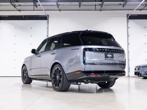 Used 2025 Land Rover Range Rover SE AWD/4WD image 6