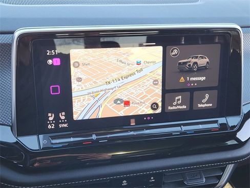 Used 2024 Volkswagen Atlas Cross Sport SEL R-Line image 17