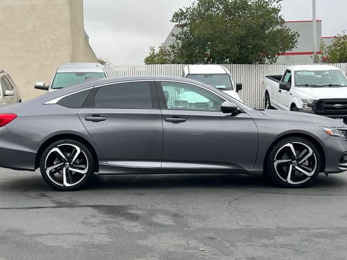 Used 2018 Honda Accord Sport image 6