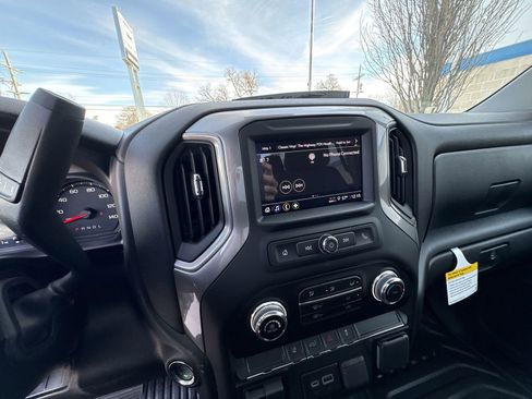 New 2026 GMC Sierra 2500 Pro w/ Convenience Package image 12