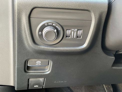 New 2025 Jeep Grand Cherokee L Laredo w/ Luxury Tech Group I image 37