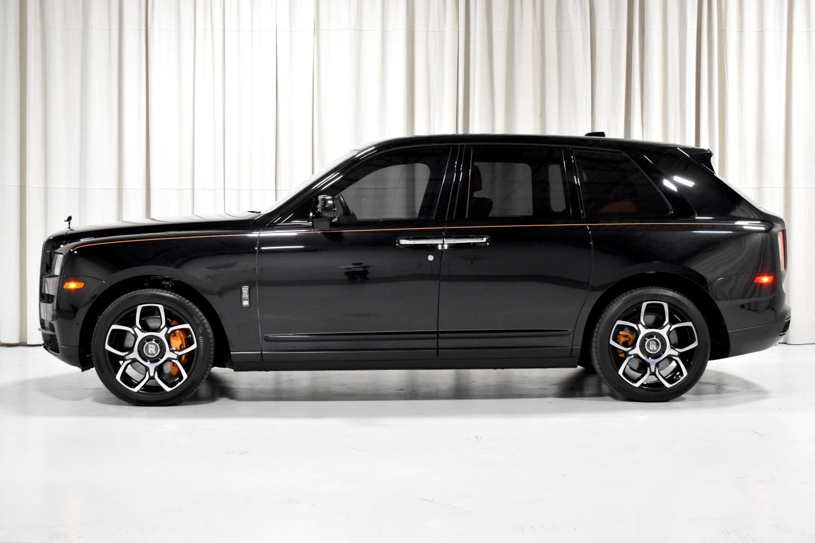 Certified 2023 Rolls-Royce Cullinan Black Badge w/ Driver's Package AWD/4WD image 3