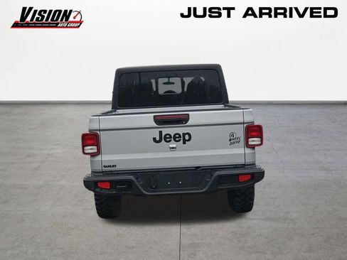 Used 2022 Jeep Gladiator Willys image 6