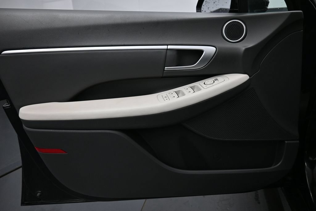 Used 2025 Hyundai Sonata SEL FWD image 23