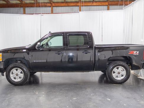 Used 2010 Chevrolet Silverado 1500 LTZ w/ Z71 Appearance Package AWD/4WD image 6
