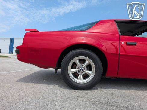 Used 1989 Pontiac Firebird Coupe image 35