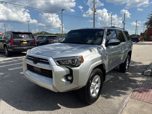 Used 2022 Toyota 4Runner SR5 image 4