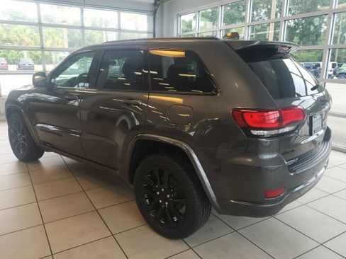 Used 2021 Jeep Grand Cherokee Laredo X AWD/4WD image 7