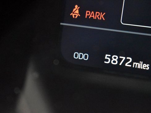 Certified 2025 Toyota Tundra Platinum image 32