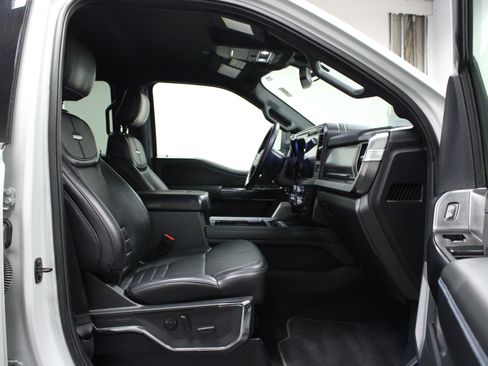 Used 2025 Ford F250 Platinum image 16