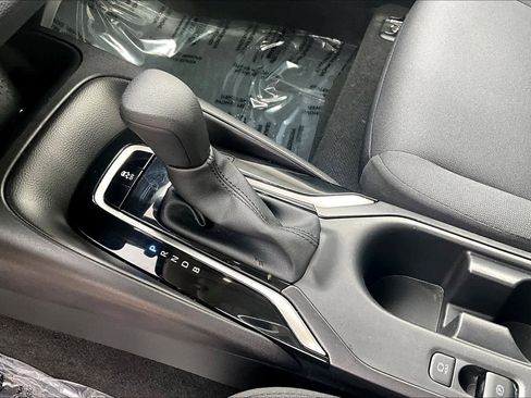 Used 2025 Toyota Corolla LE image 15