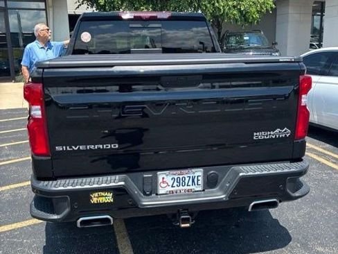 Used 2020 Chevrolet Silverado 1500 High Country w/ Technology Package AWD/4WD image 10