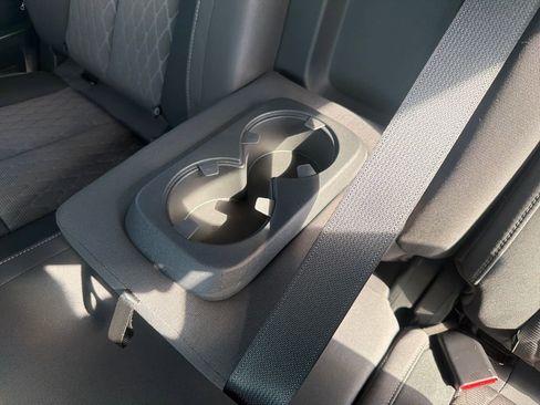 Used 2024 Nissan Titan SV w/ SV Convenience Package image 23