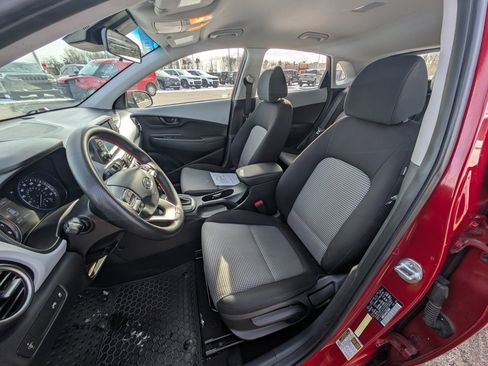 Used 2020 Hyundai Kona SE image 12